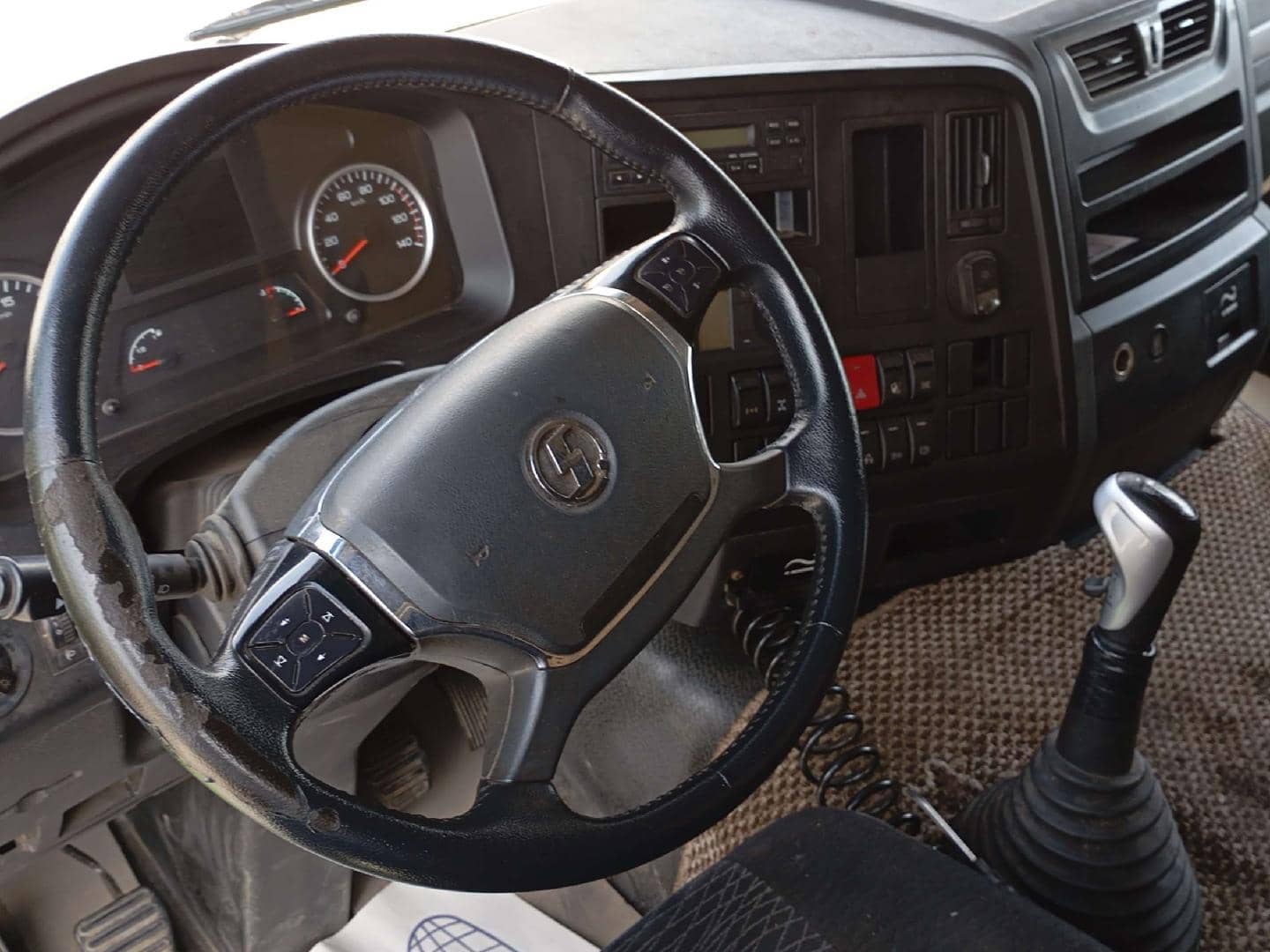 Shacman SX42566V324,  258 990 км, 2022 года в лизинг