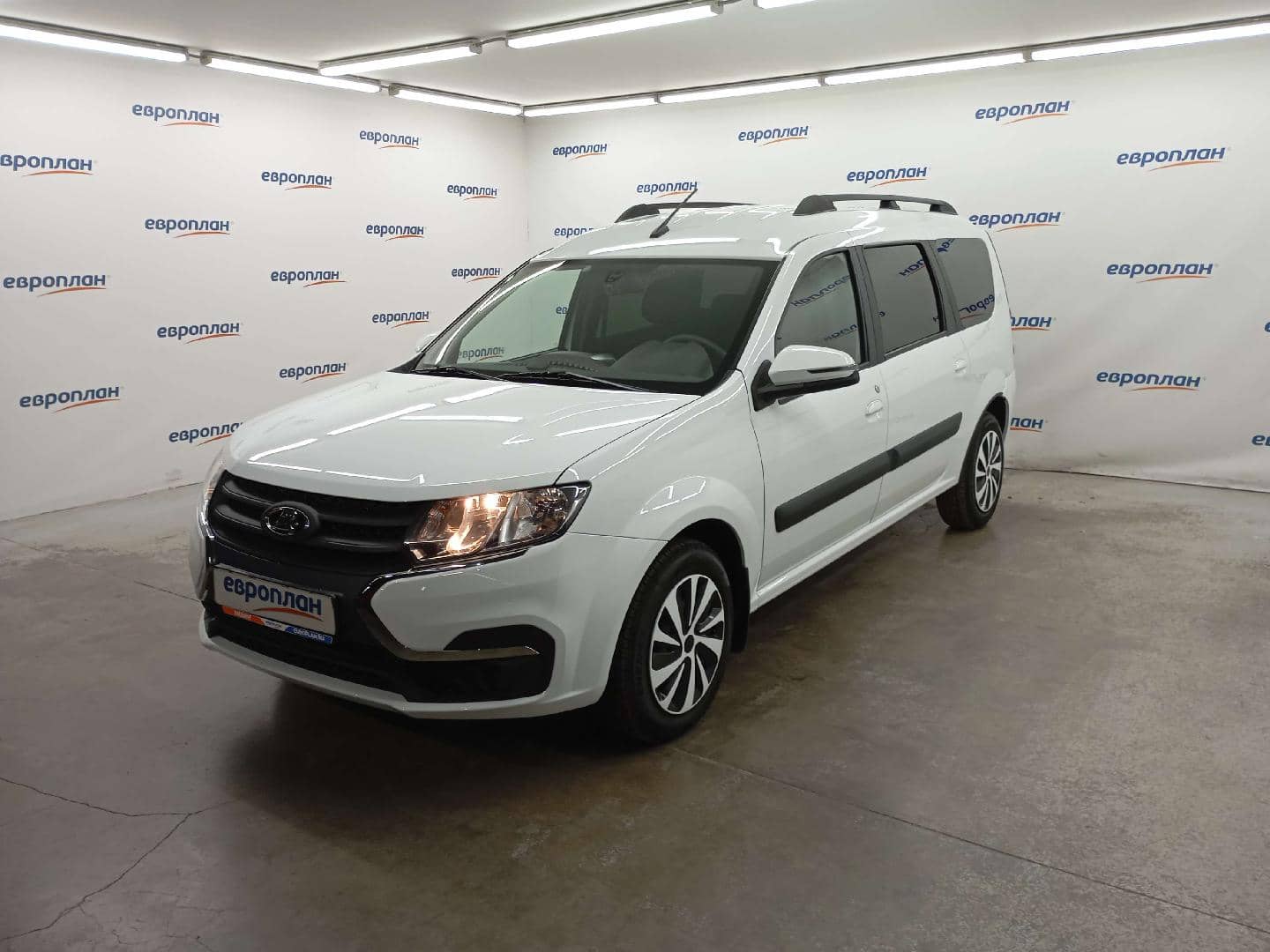 Lada Largus универсал,  17 423 км, 2025 года в лизинг