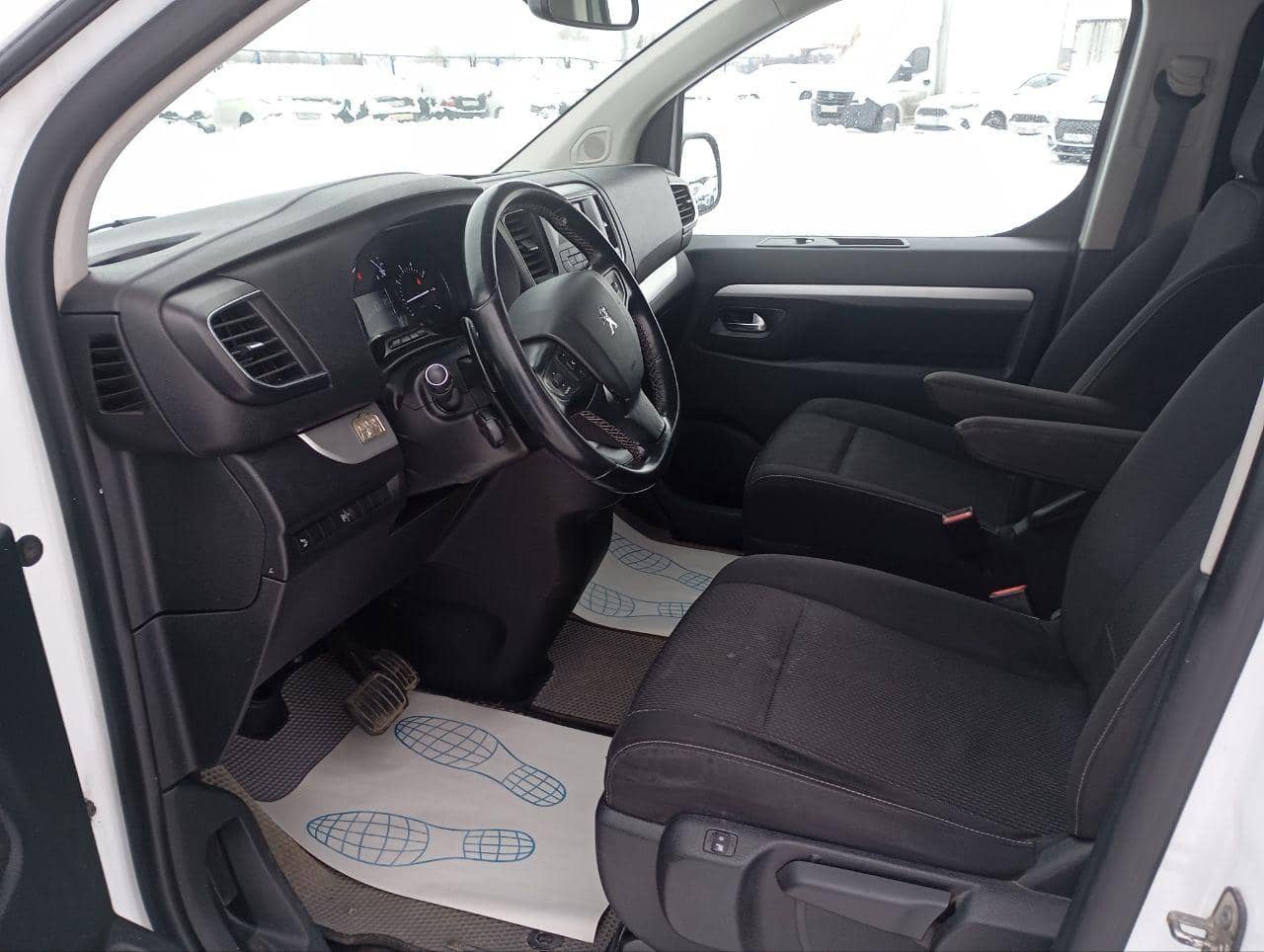Peugeot Traveller,  343 019 км, 2021 года в лизинг