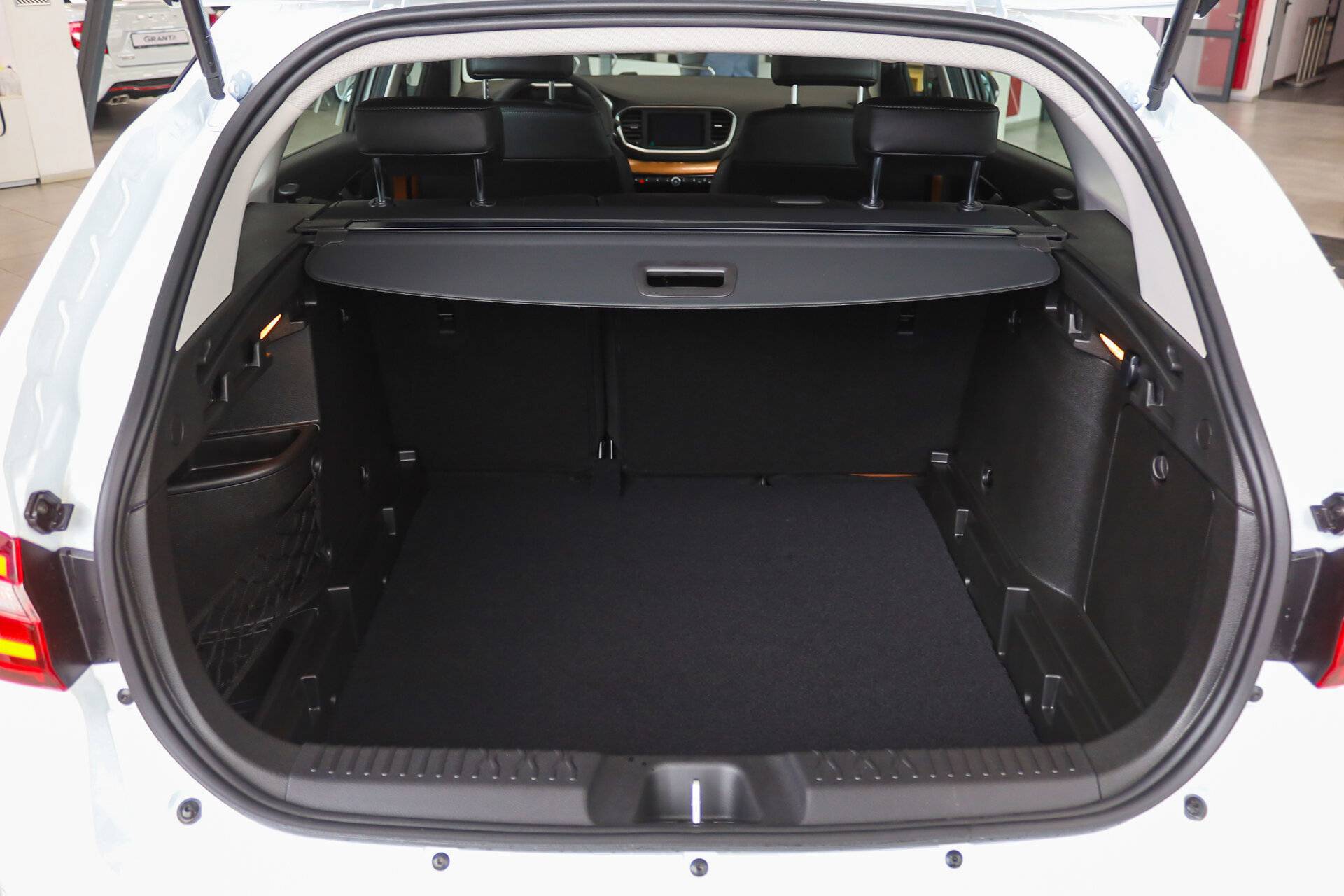 Lada Vesta SW Cross Life 24 1.8 122hp AT