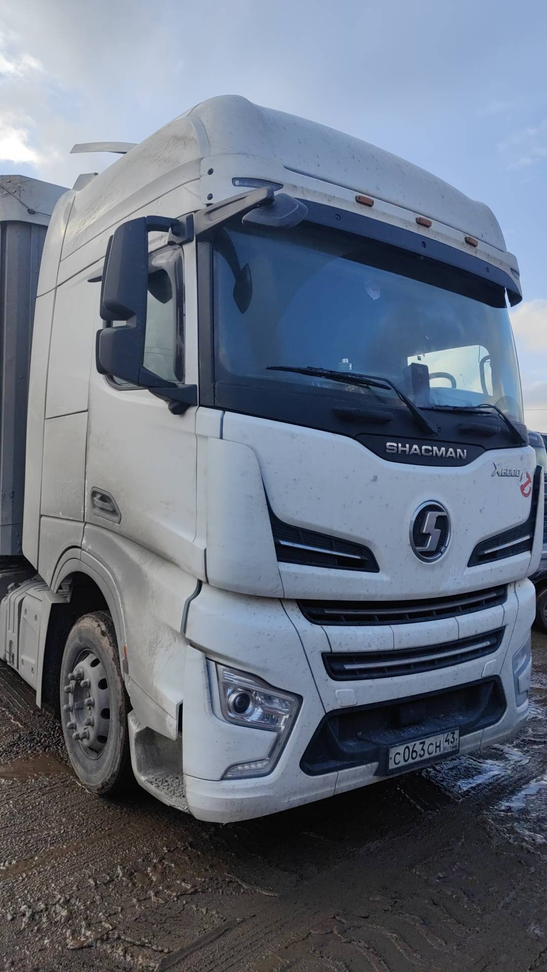 Shacman SX4188YY381,  483 140 км, 2023 года в лизинг