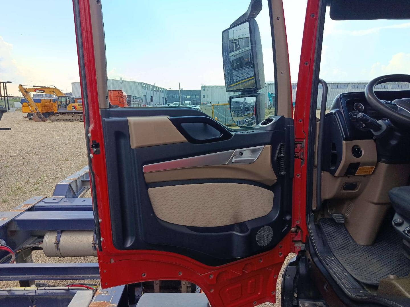 HOWO ZZ3257V384GE1 6x4,  79 402 км, 2022 года в лизинг