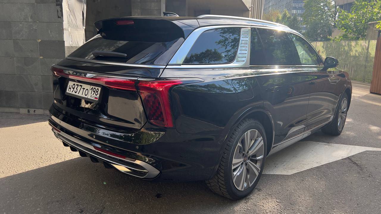 Hongqi E-HS9,  12 650 км, 2023 года в лизинг