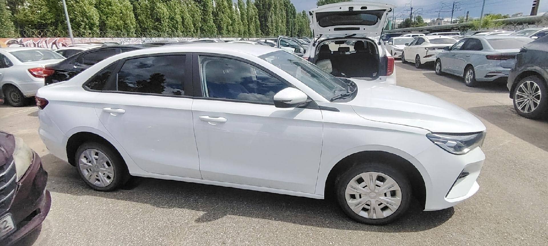 Geely Emgrand,  119 602 км, 2023 года в лизинг