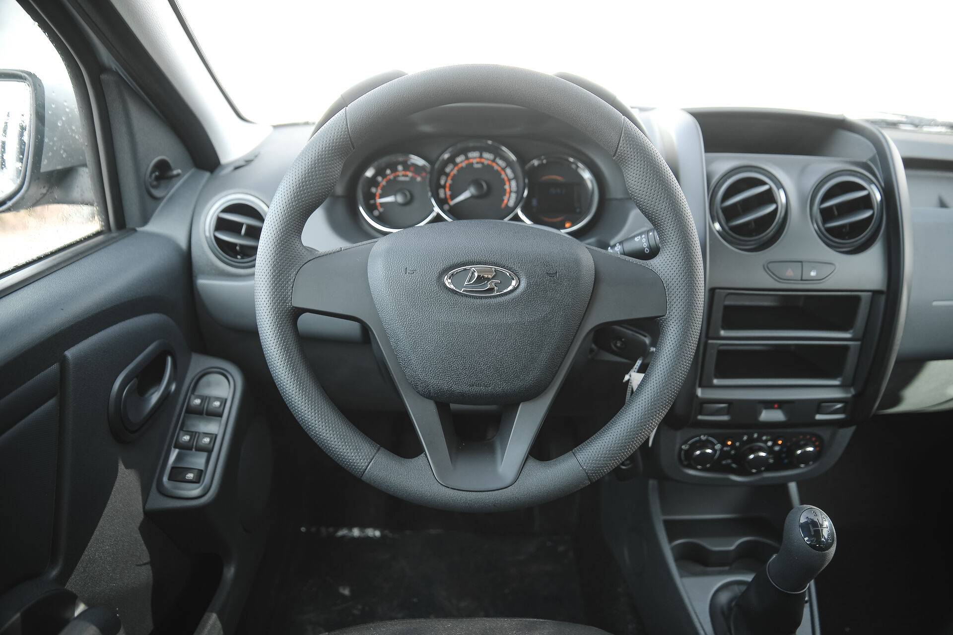 Lada Largus фургон Classic 1.6 90hp 5MT
