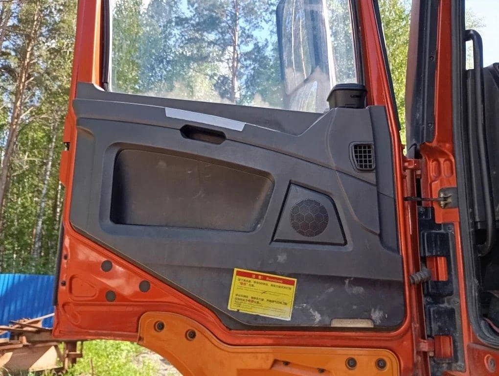 Shacman SX32586T385,  201 379 км, 2022 года в лизинг