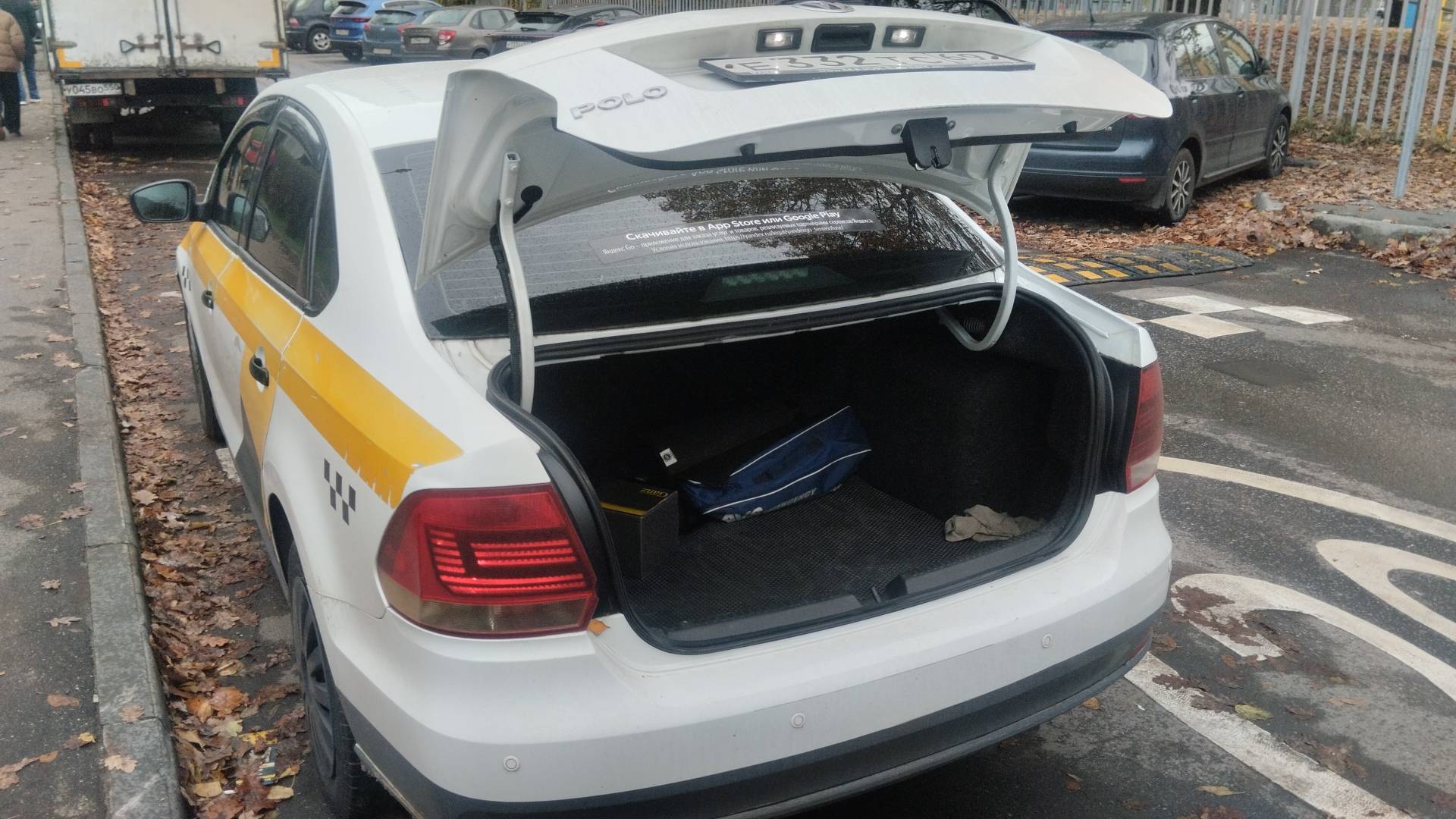 Volkswagen Polo,  326 272 км, 2018 года в лизинг