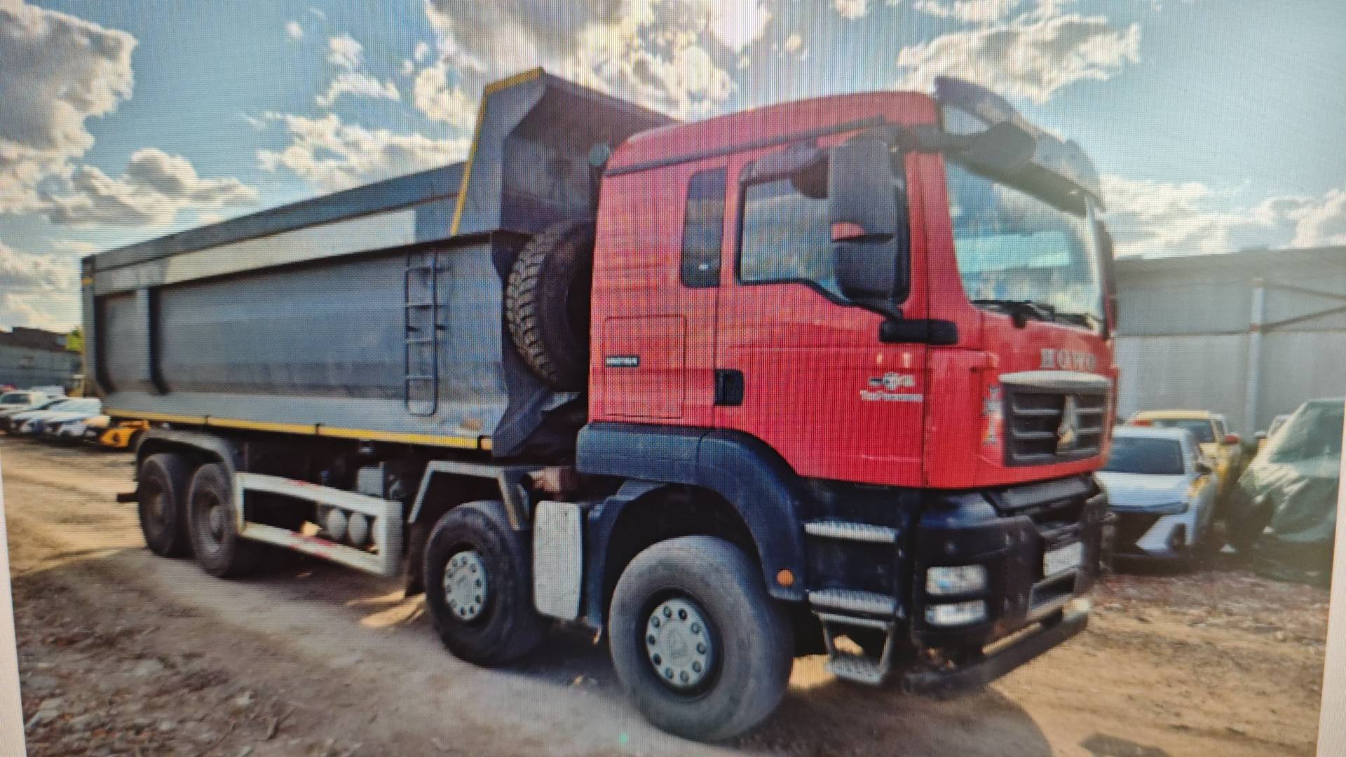 HOWO ZZ3317V386GE1 8х4,  129 518 км, 2022 года