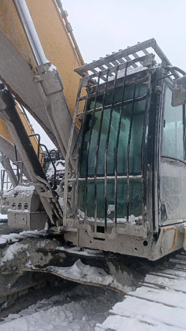CATERPILLAR 374,  6 686 км, 2021 года в лизинг