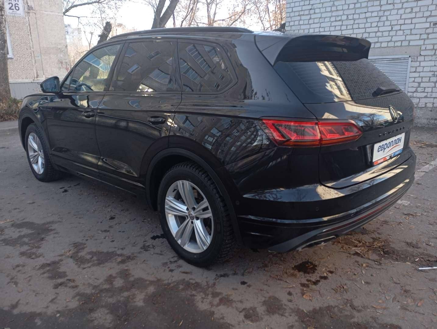 Volkswagen Touareg,  271 484 км, 2018 года в лизинг