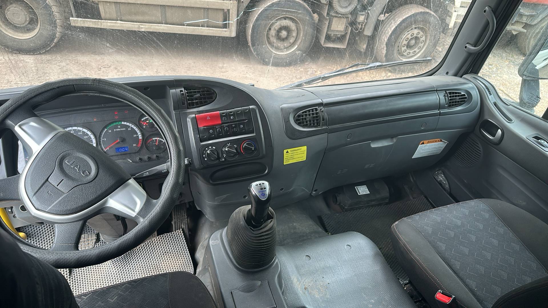 JAC N 200,  95 603 км, 2024 года в лизинг
