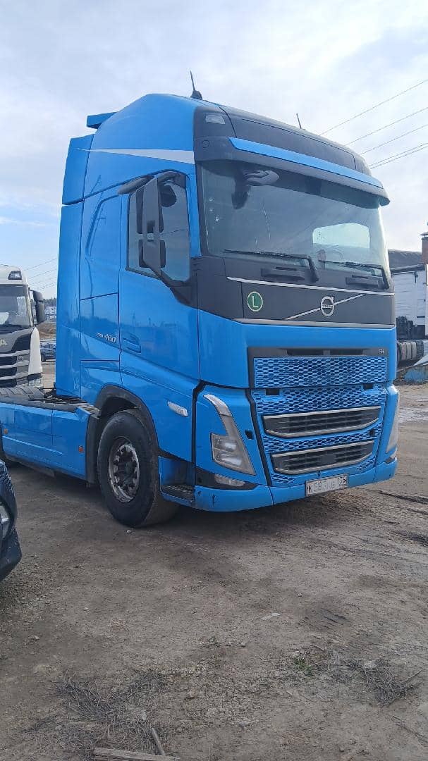 Volvo FH 460 4x2 (FH Globetrotter),  747 794 км, 2021 года в лизинг
