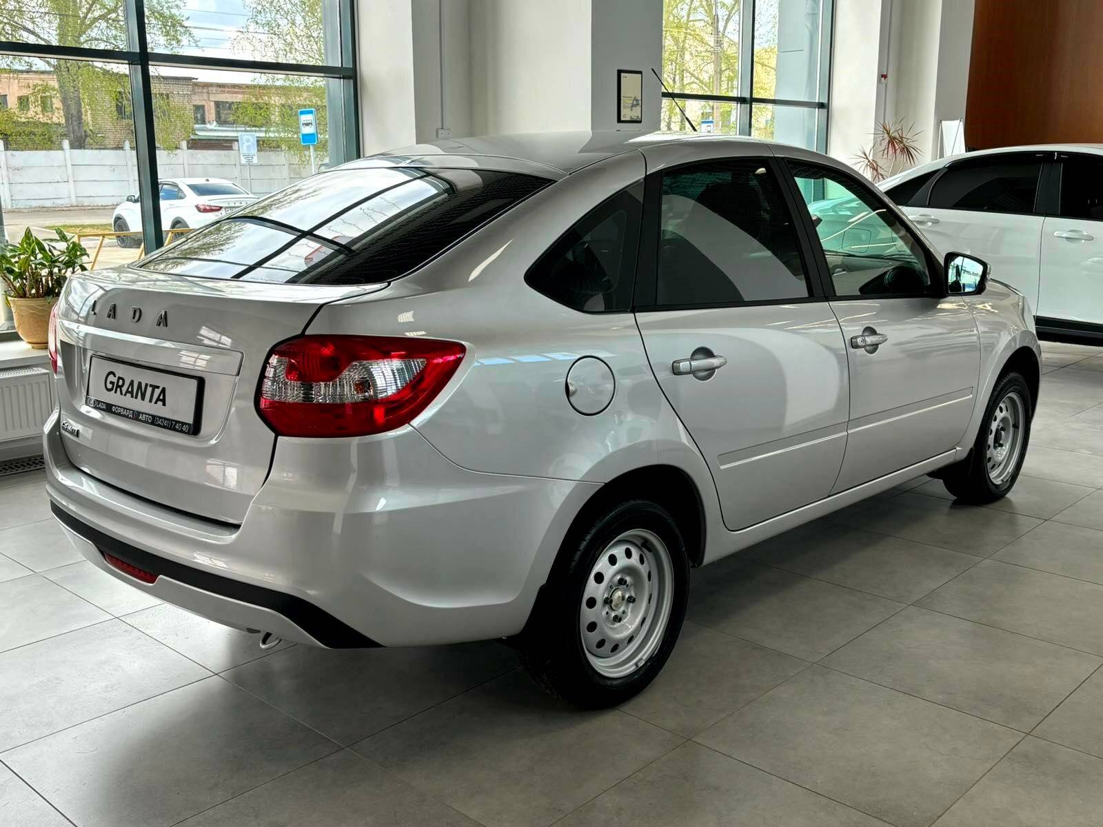 Lada Granta седан Classic 24 Кондиционер 1.6 90hp 5MT