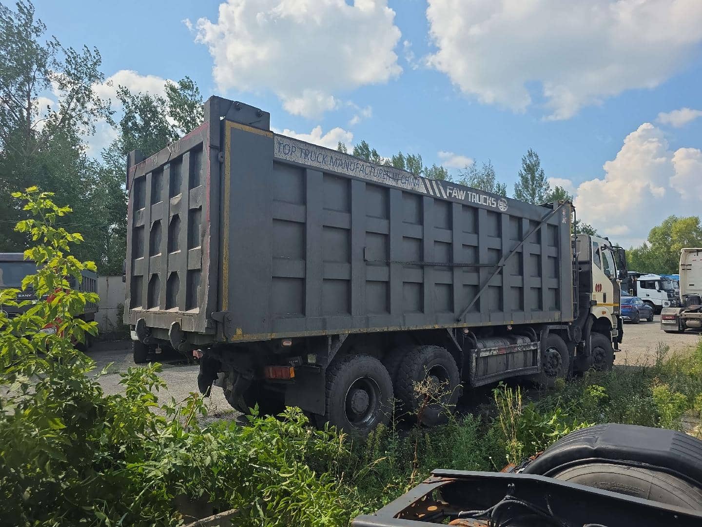 FAW CA3311P66K24T4E5 8х4,  396 760 км, 2022 года в лизинг