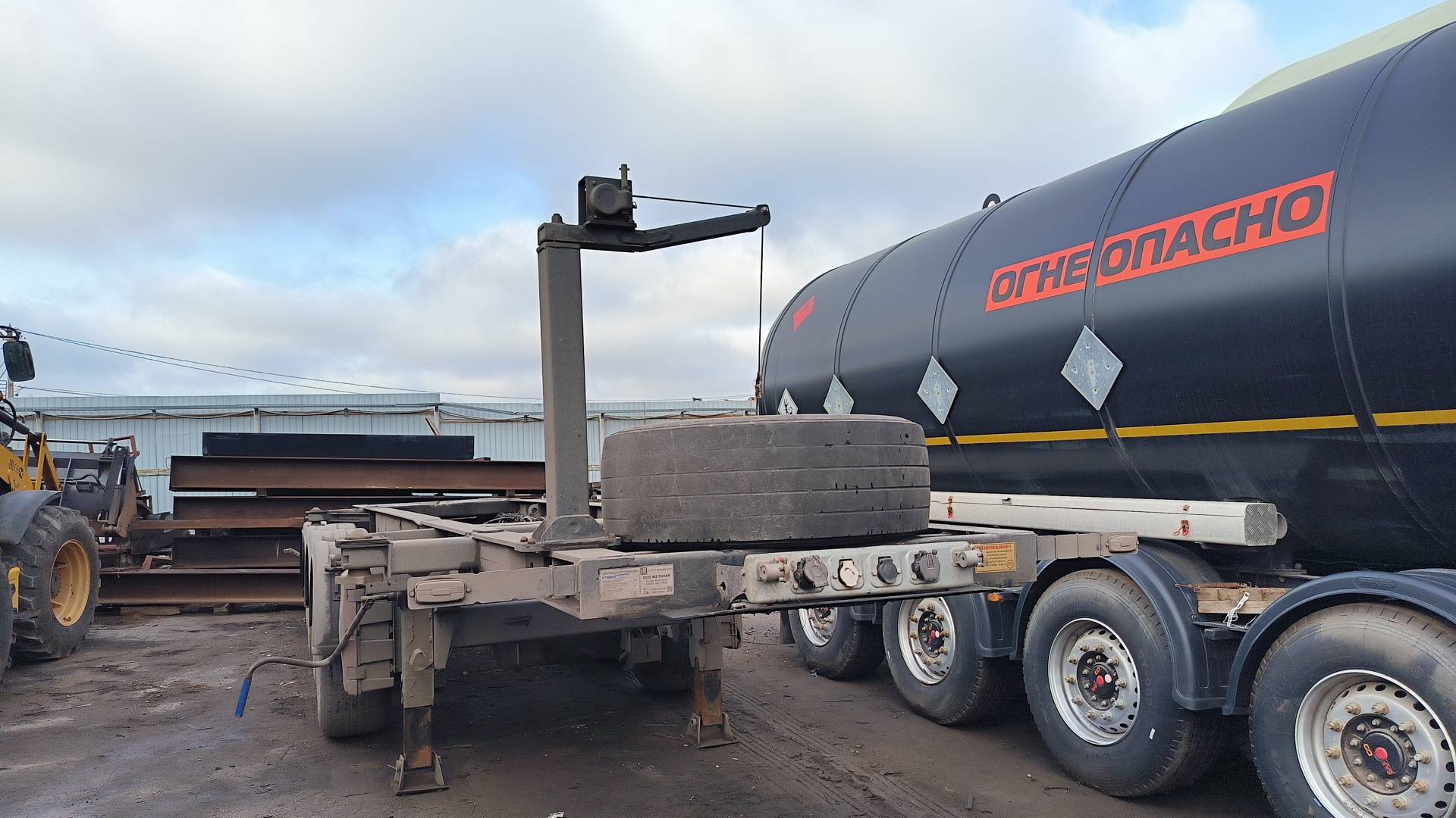 Тонар Контейнеровоз 9988, 2023 года в лизинг