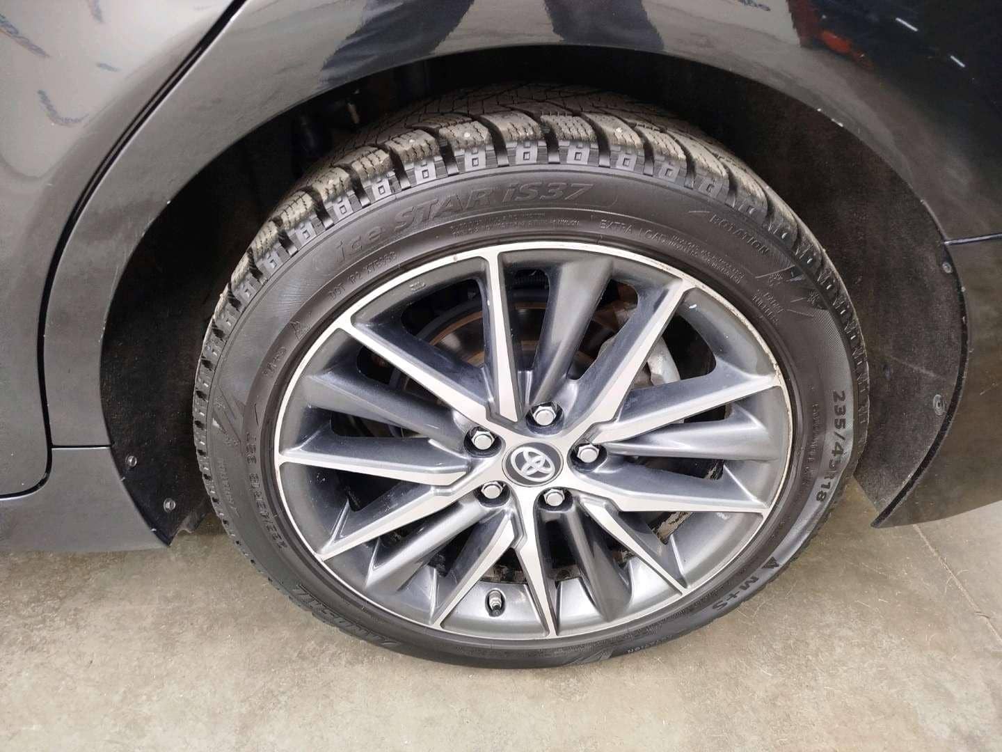 Toyota Camry,  116 756 км, 2023 года в лизинг