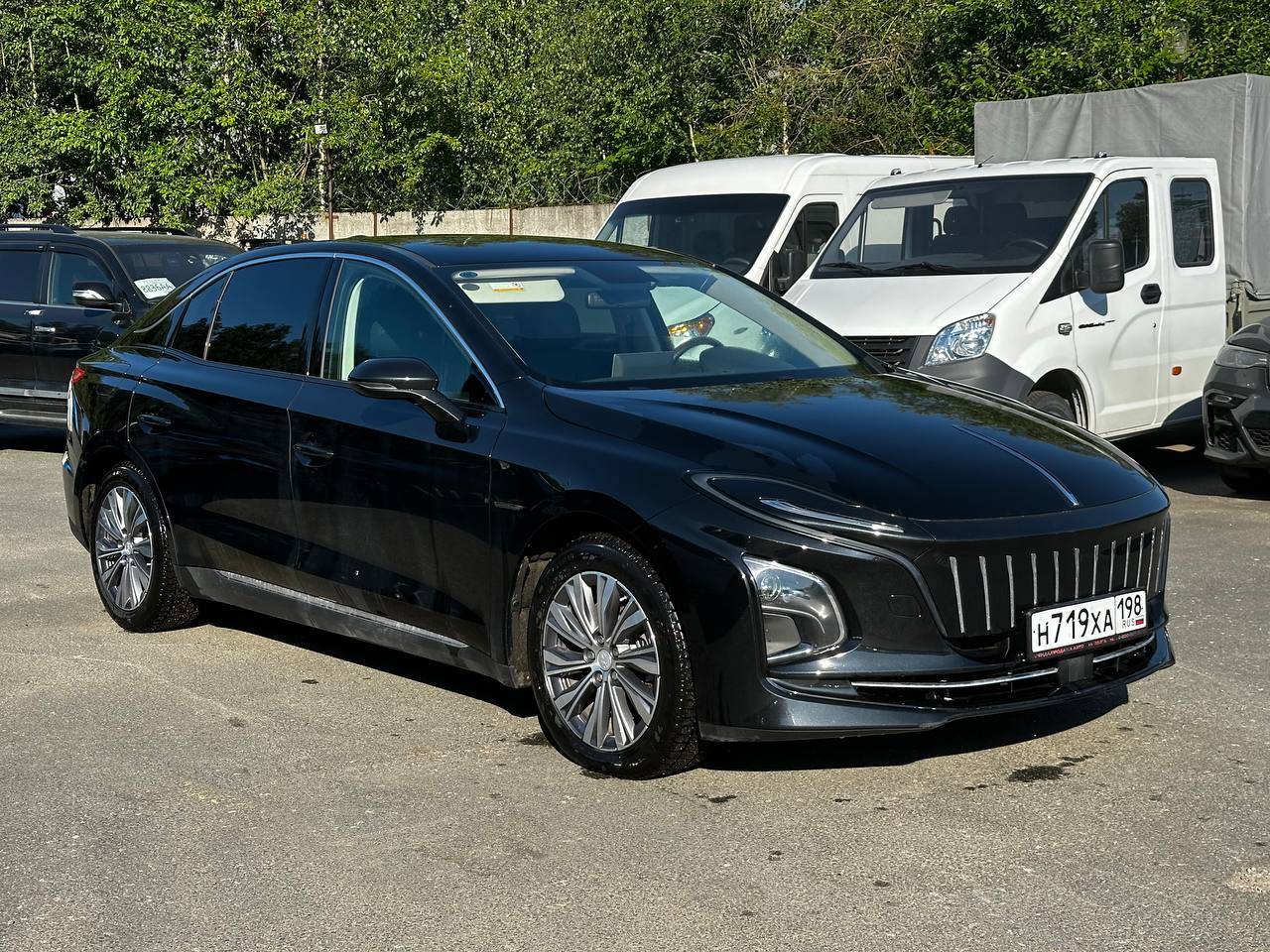 Hongqi E-QM5,  23 148 км, 2022 года в лизинг
