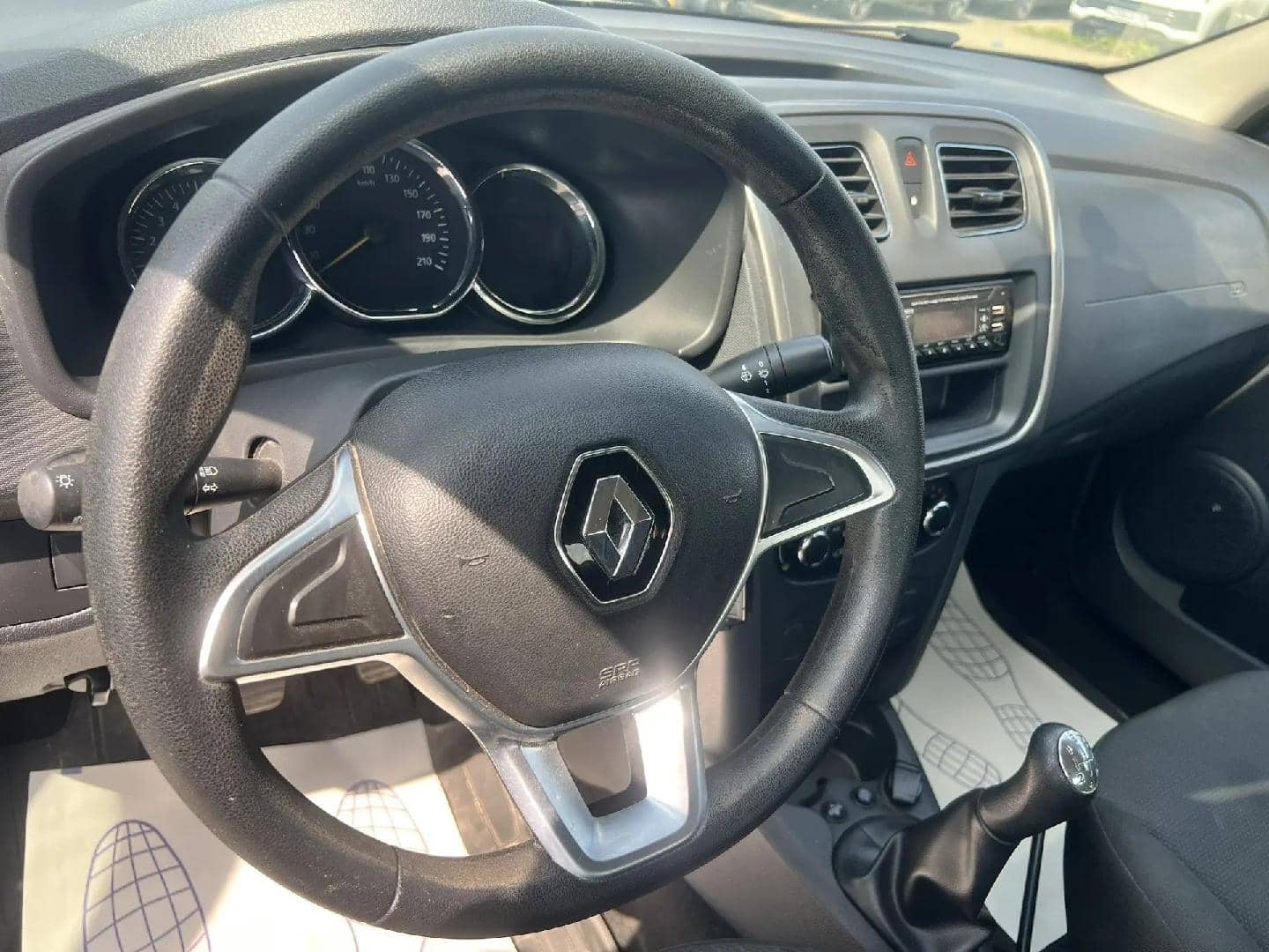 Renault Logan II,  139 803 км, 2019 года в лизинг