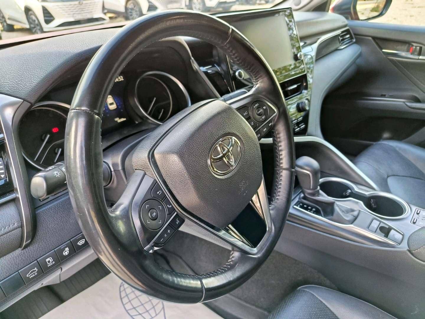 Toyota Camry,  98 589 км, 2021 года в лизинг