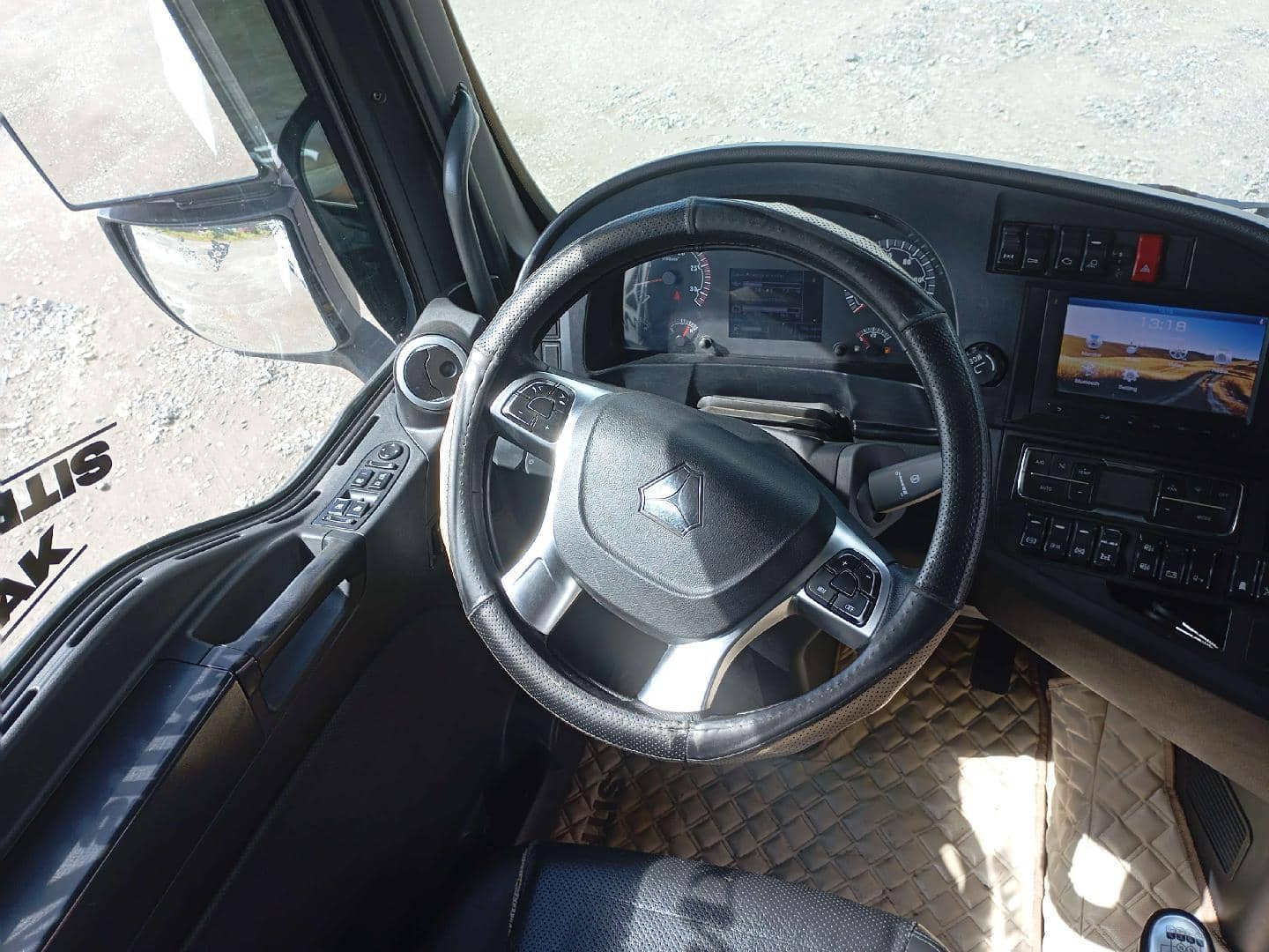 Sitrak C7H 4x2 ZZ4186V361HE,  439 840 км, 2023 года в лизинг