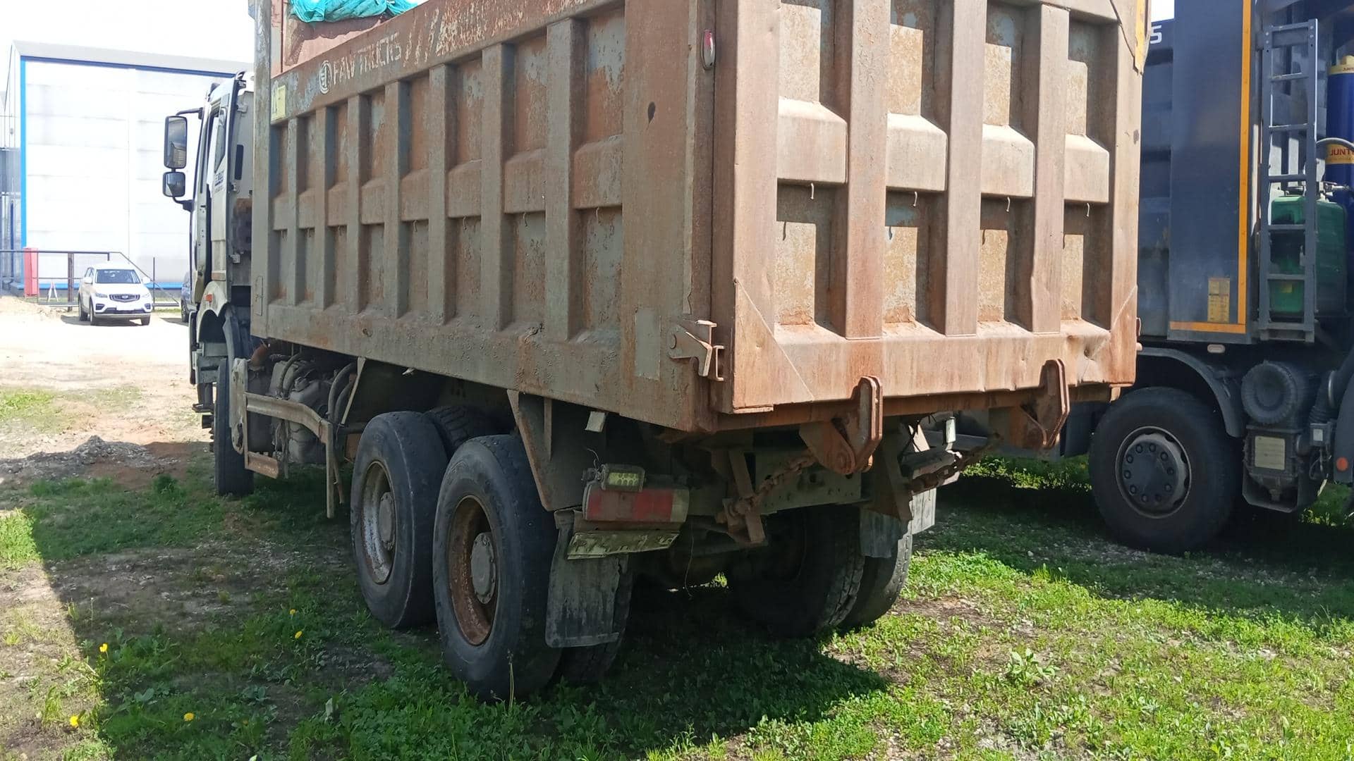 FAW CA3250P66K24T1E5 6х4,  166 469 км, 2023 года в лизинг