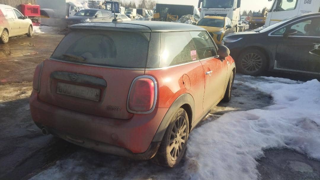 MINI 3 Door,  165 378 км, 2019 года в лизинг