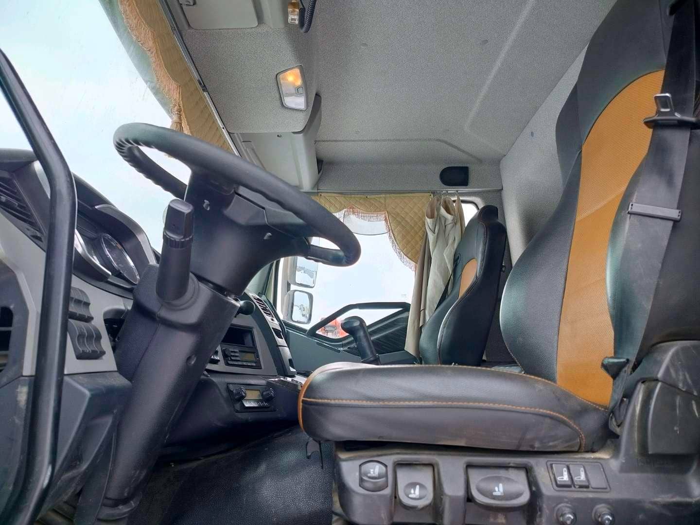 FAW CA3250P66K24T1E5 6х4,  108 419 км, 2023 года в лизинг