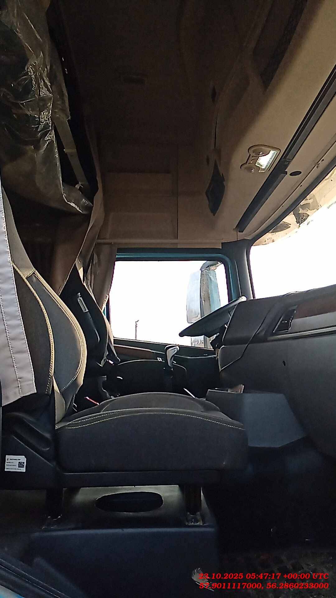 Shacman SX42584V324,  160 028 км, 2023 года в лизинг