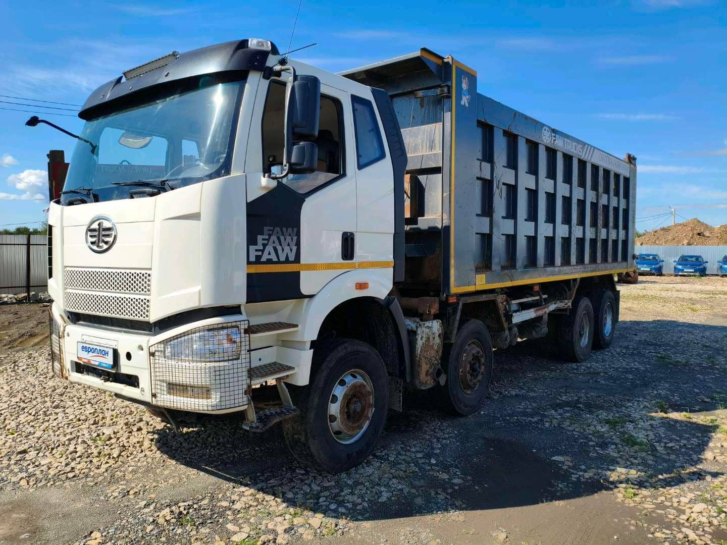 FAW CA3310P66K24T4E5 8х4,  294 801 км, 2023 года в лизинг