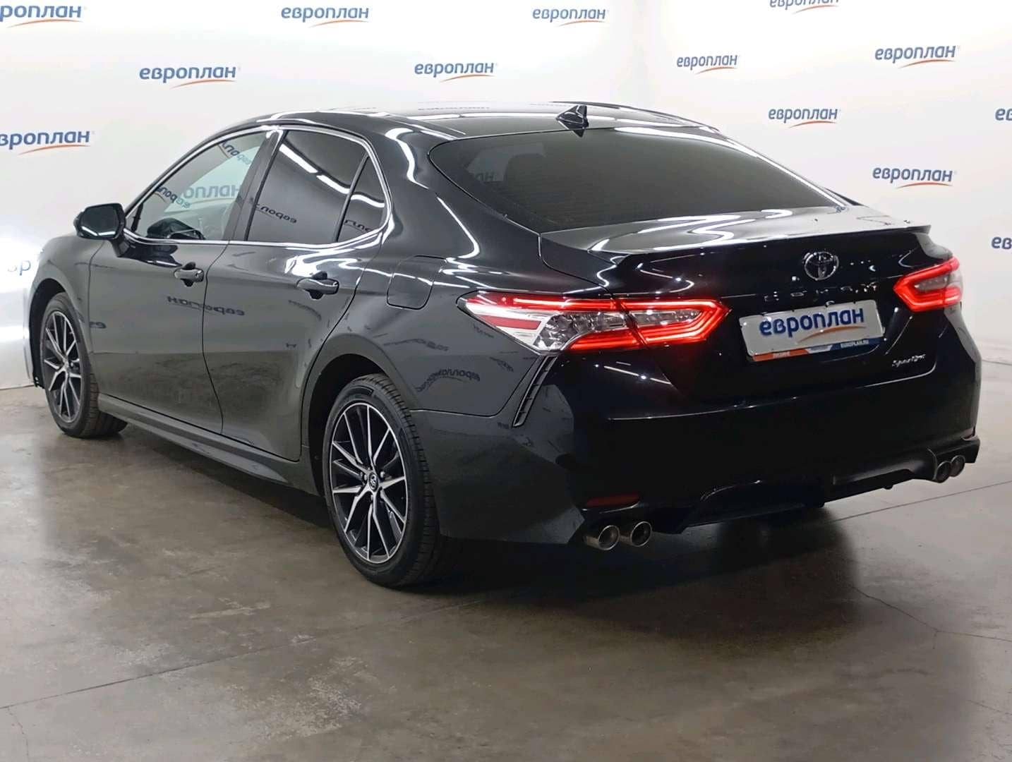 Toyota Camry,  80 920 км, 2023 года в лизинг