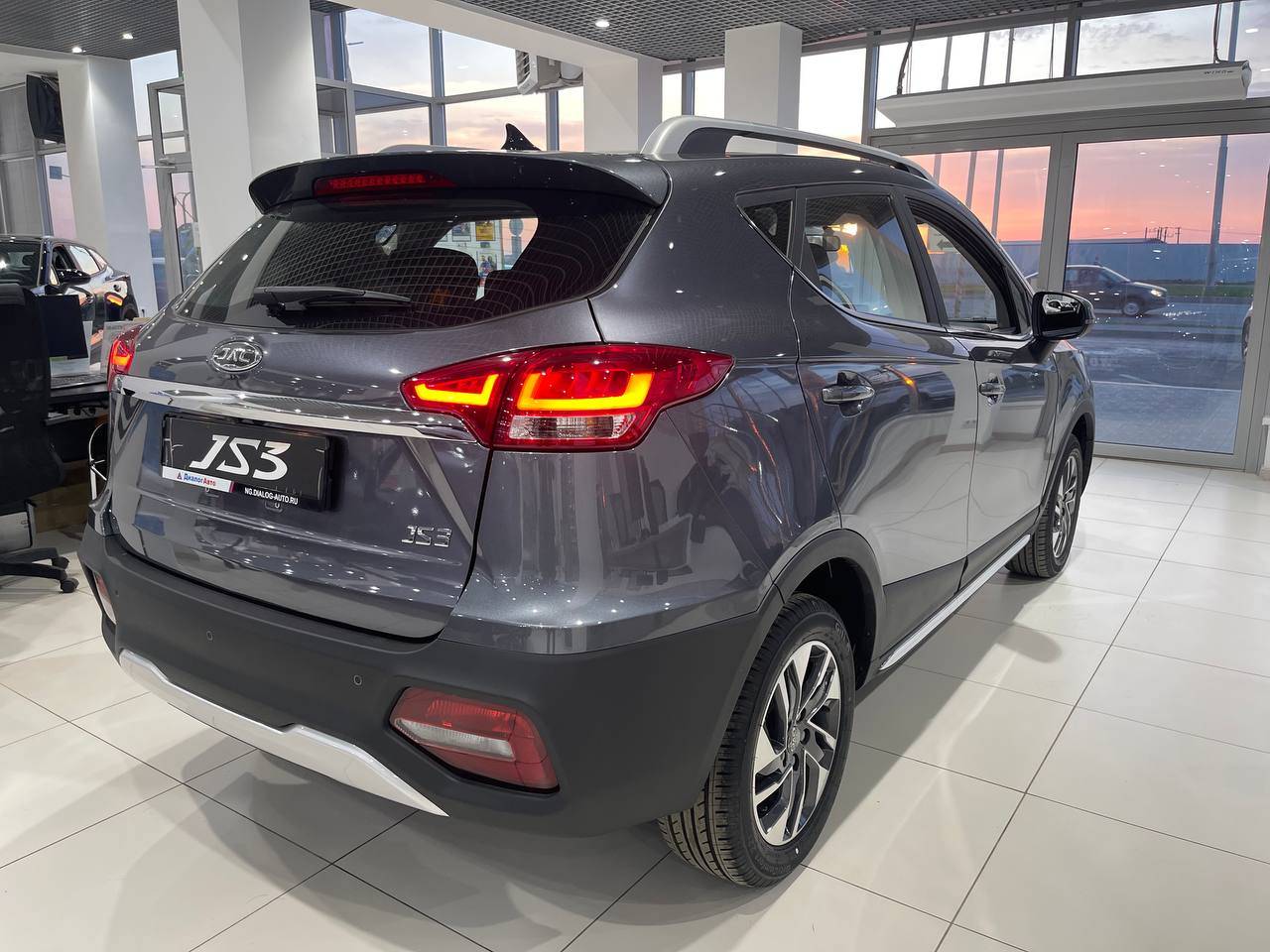 JAC JS3 Luxury 1.6 MT