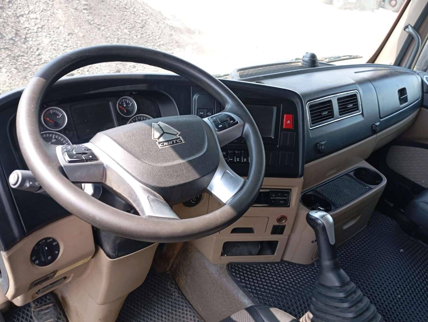 HOWO ZZ3256V384GE 6x4,  97 846 км, 2024 года в лизинг