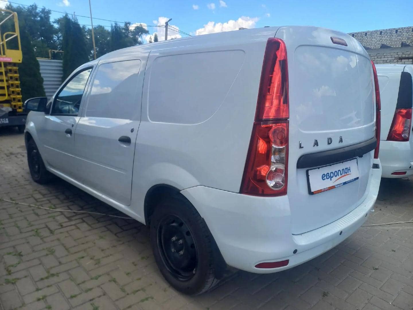 Lada Largus фургон,  18 213 км, 2024 года в лизинг