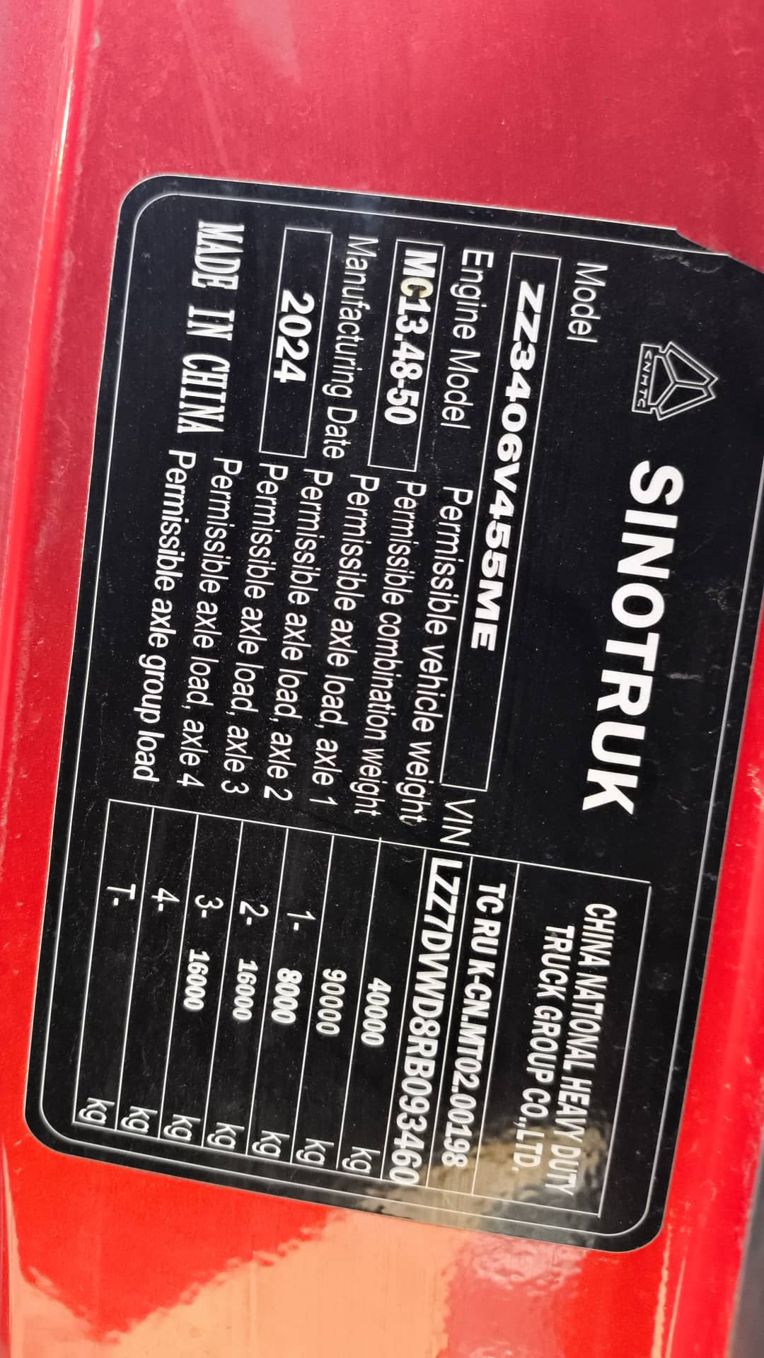 Sitrak ZZ3406V455ME,  100 000 км, 2024 года в лизинг
