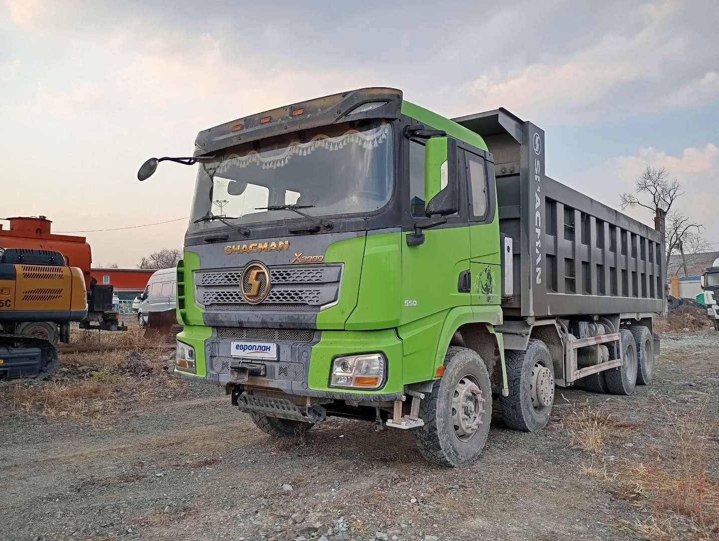 Shacman SX331863366 (скальный кузов)