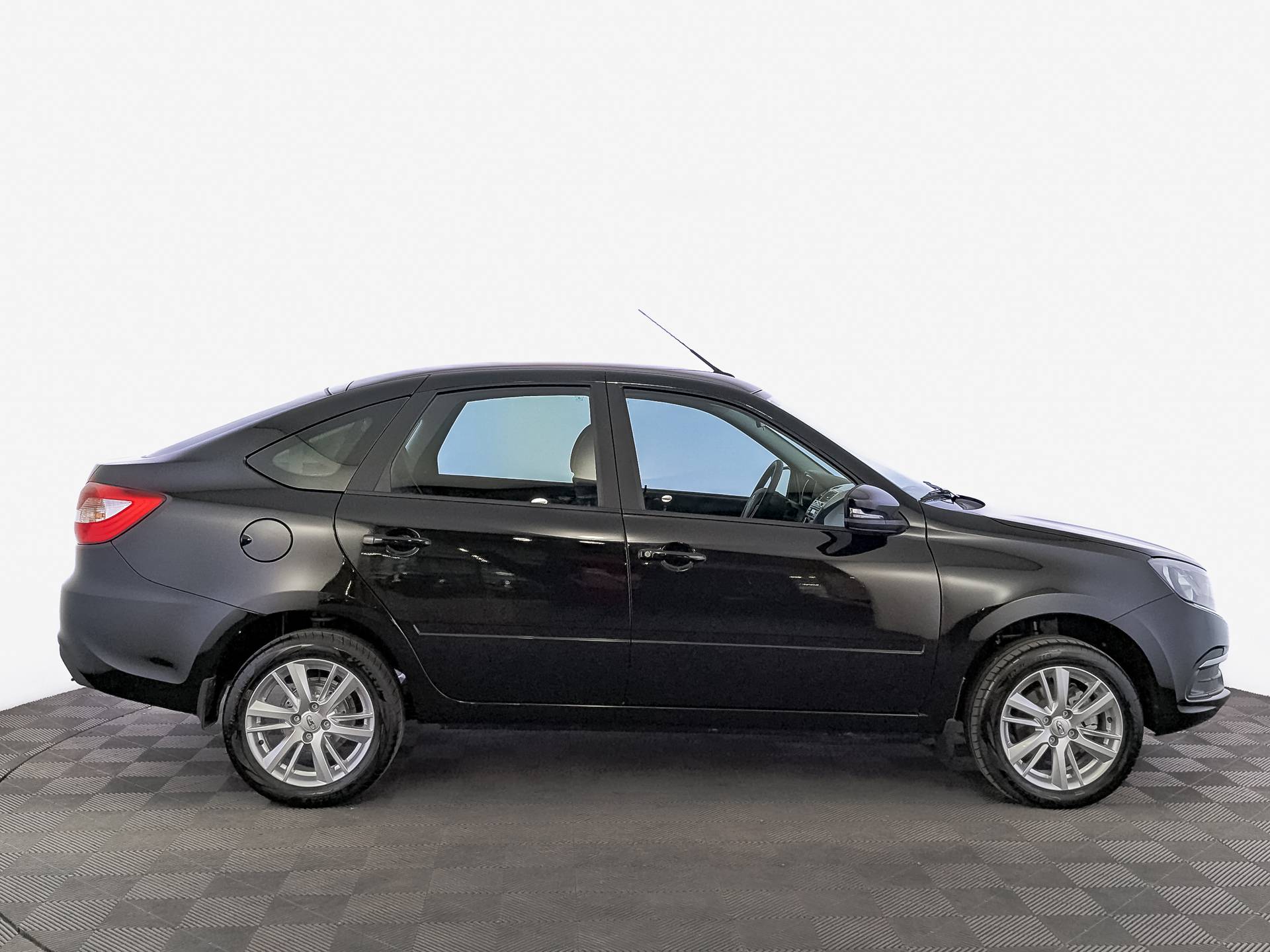 Lada Granta седан Comfort 23 Plus  1.6 106hp 5MT