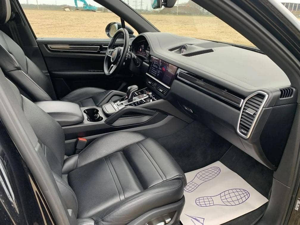 Porsche Cayenne,  76 432 км, 2020 года в лизинг