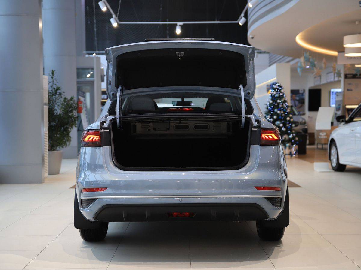 Geely Emgrand Luxury 1.5 AT