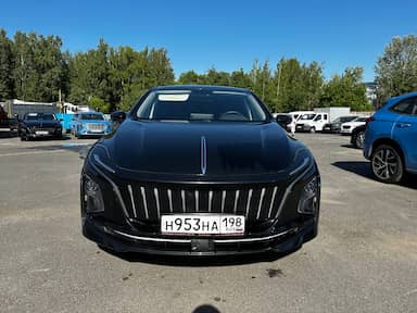 Hongqi E-QM5