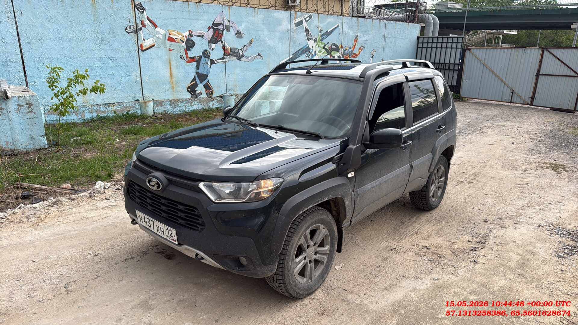 Lada Niva Travel