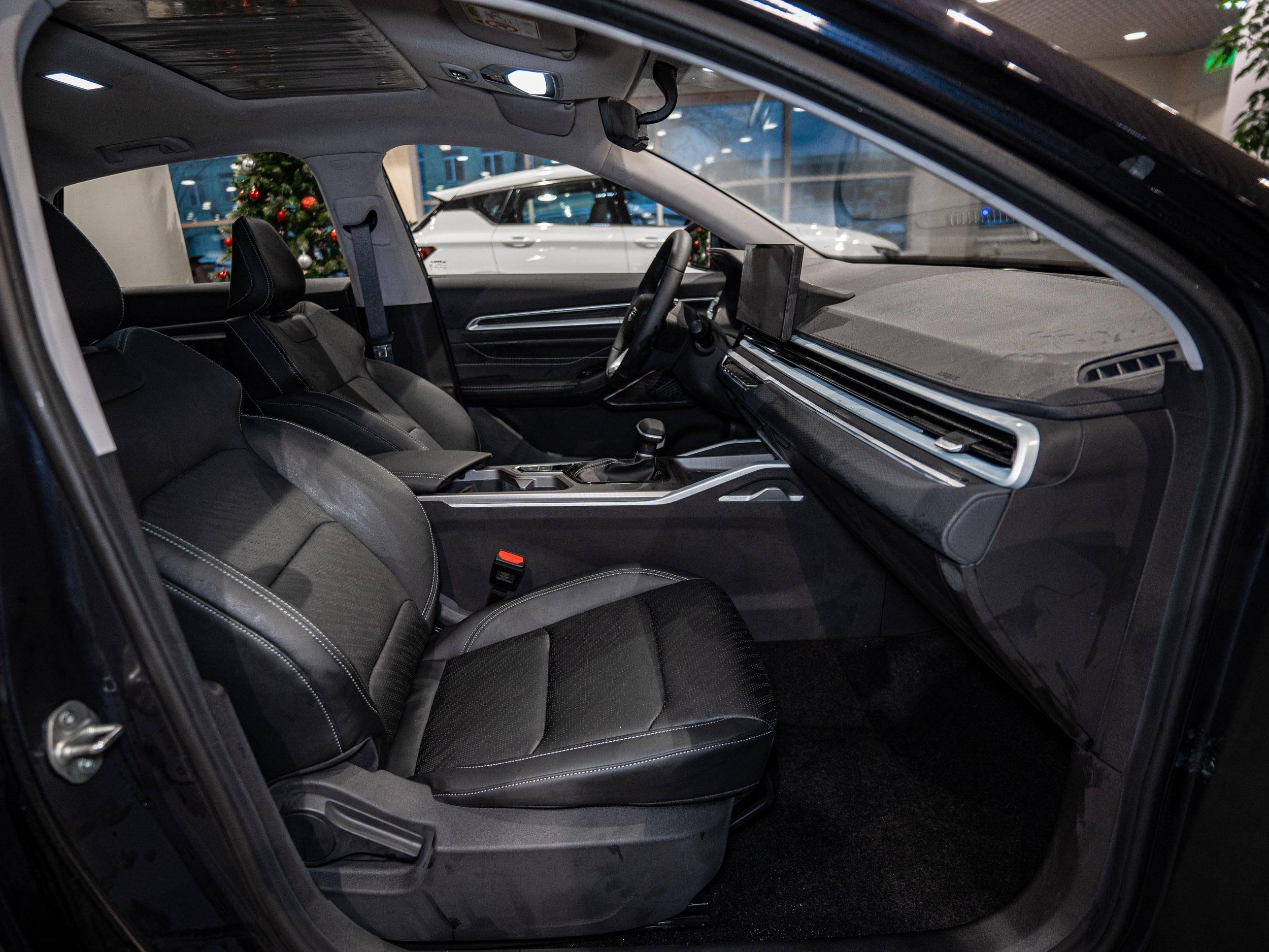 Geely Emgrand Luxury 1.5 AT