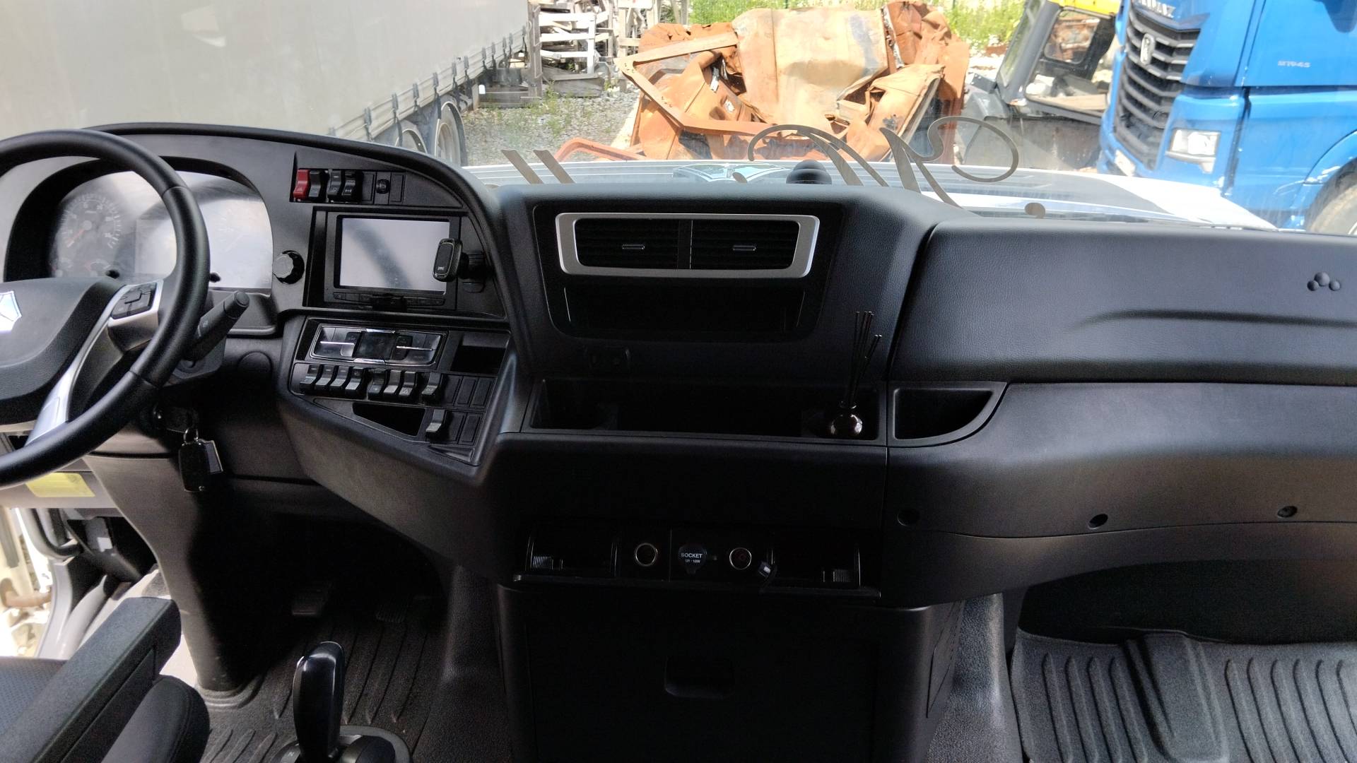 Sitrak C7H 4x2 ZZ4186V361HE,  274 796 км, 2023 года в лизинг