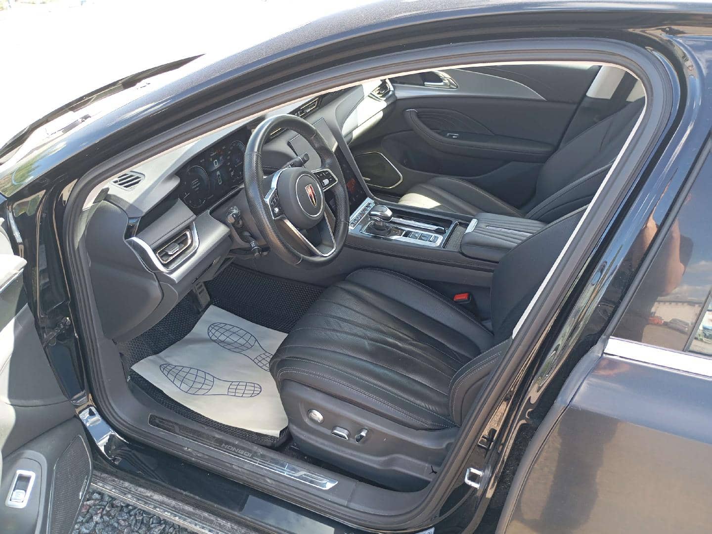 Hongqi H5,  112 947 км, 2024 года в лизинг