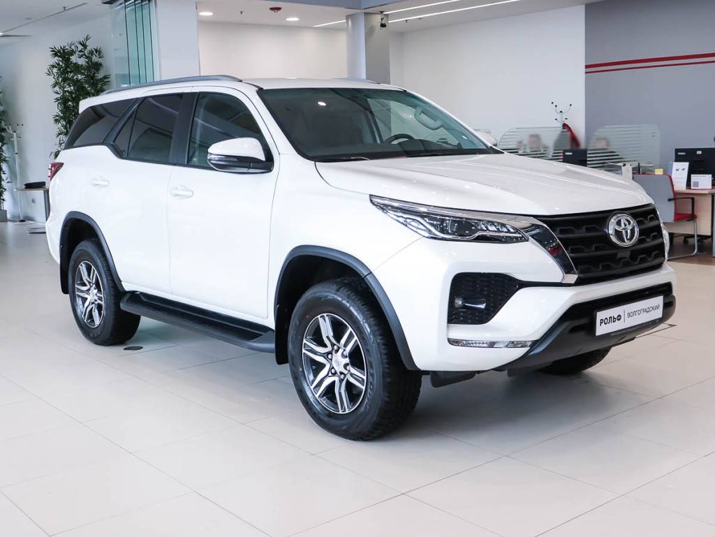 Toyota Fortuner Комфорт 2.7 АКП