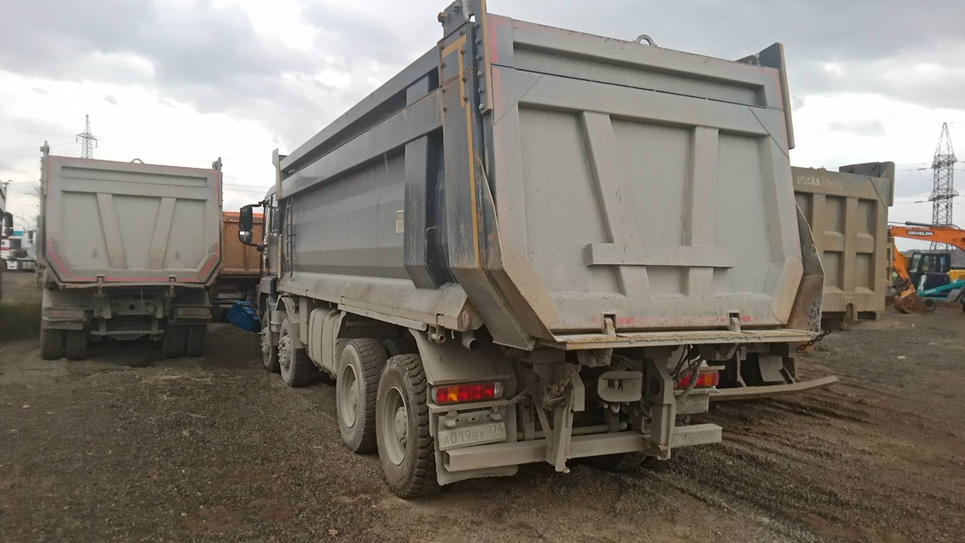 HOWO ZZ3317V386GE1 8х4,  127 142 км, 2023 года в лизинг