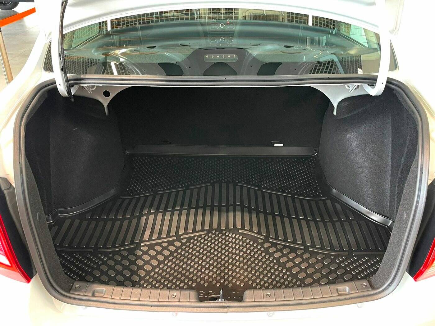 Lada Granta седан Comfort 1.6 90hp 5MT