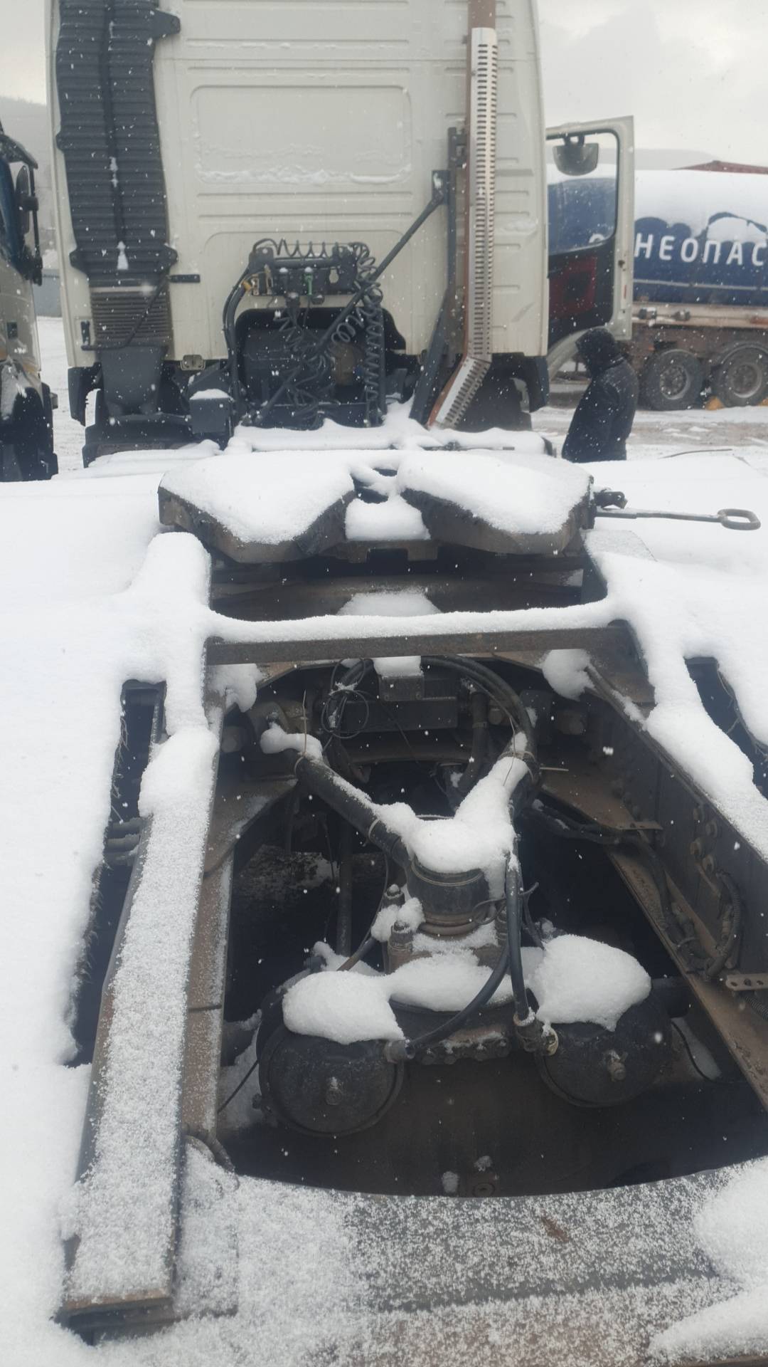 Volvo FMX 460 6x6 (FMX Globetrotter),  300 000 км, 2017 года в лизинг