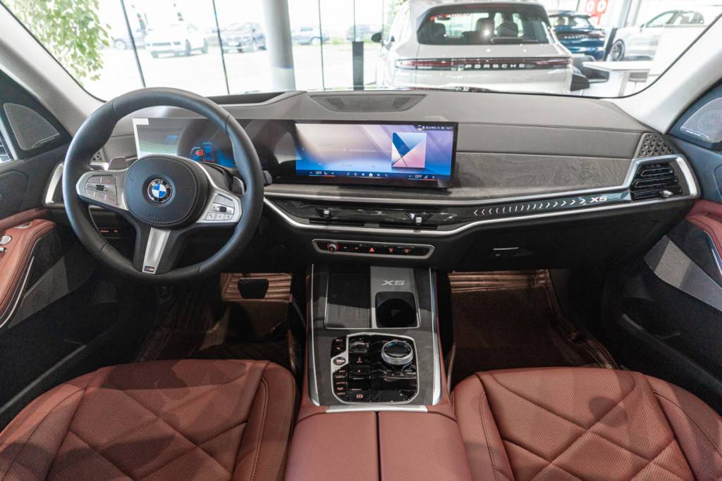 BMW X5 xDrive30Li AT Premium M Sport