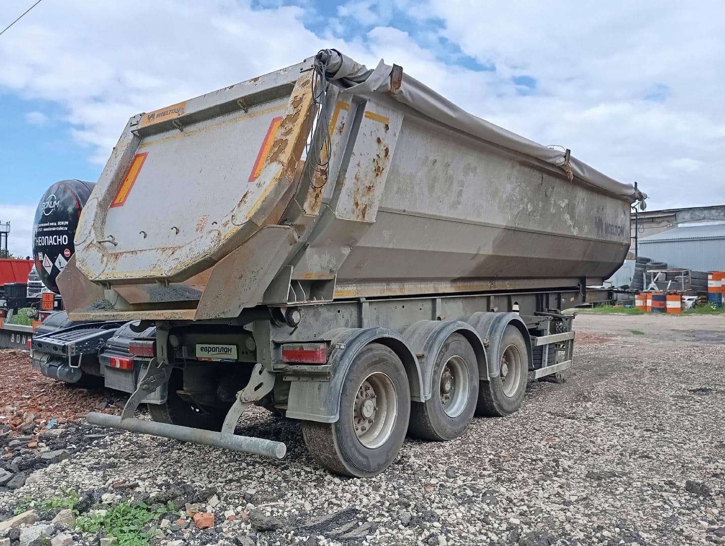 Wielton Самосвальный NW 3 S 34 PD,  200 000 км, 2019 года в лизинг
