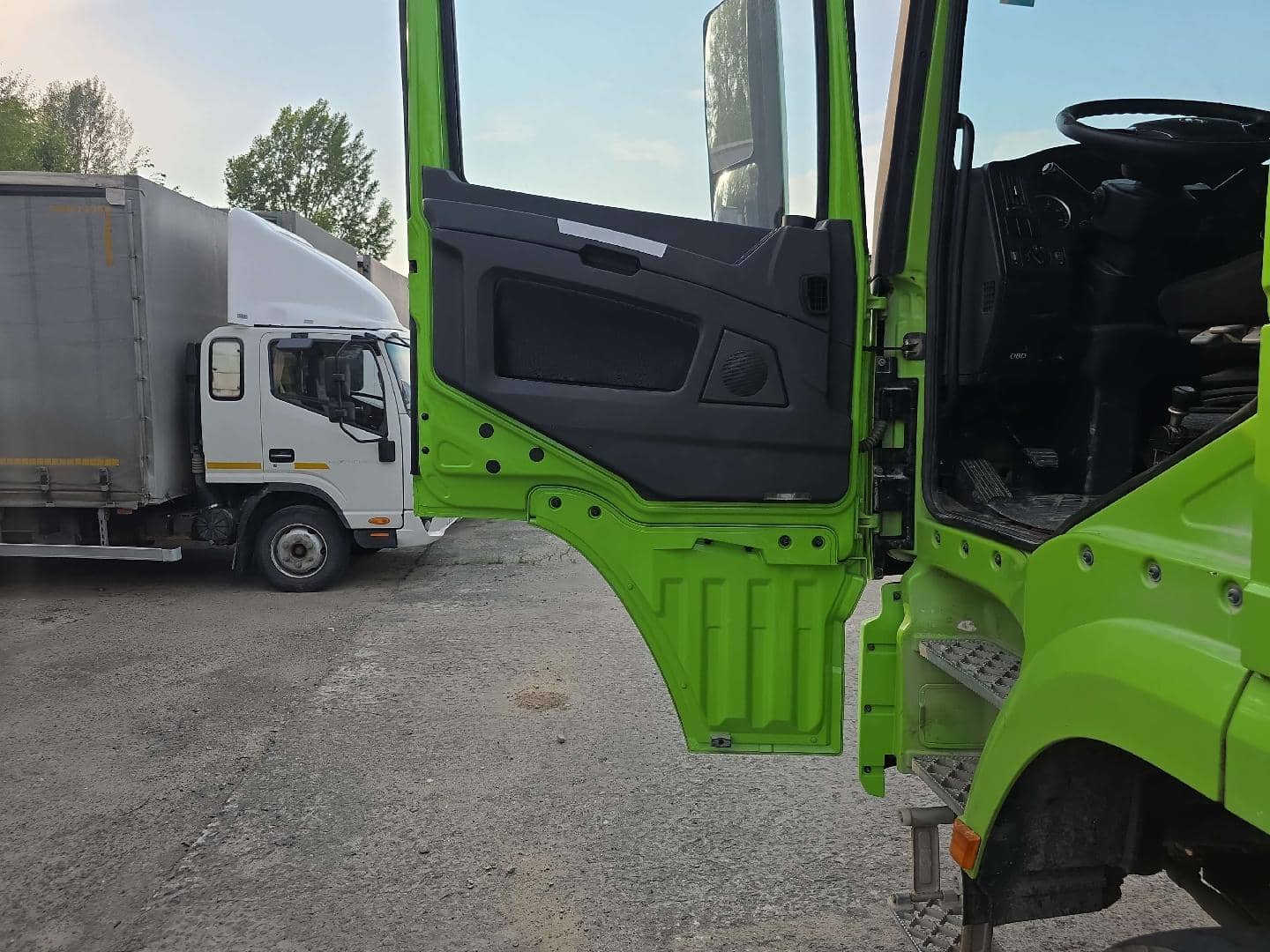 Shacman SX32586T384,  270 278 км, 2022 года в лизинг